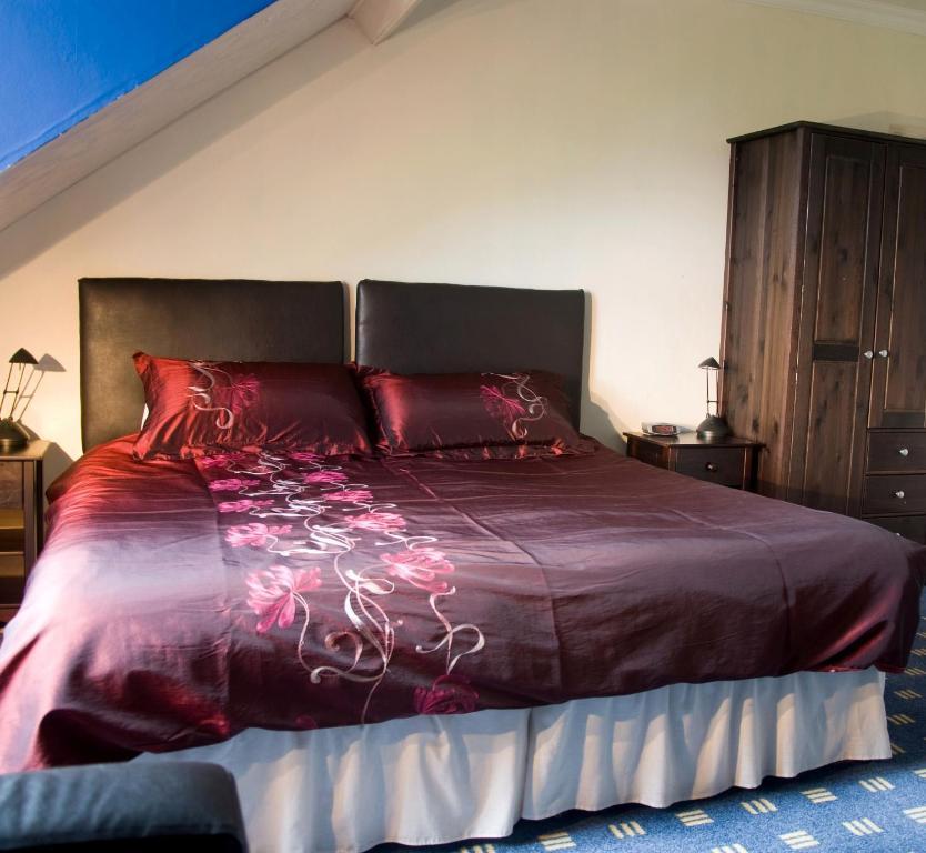 The Rosemont Hotel Йелвертън Стая снимка